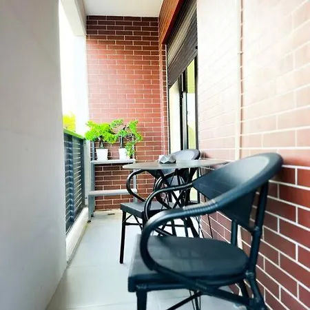 Luxury 2br Urban Retreat 티라나